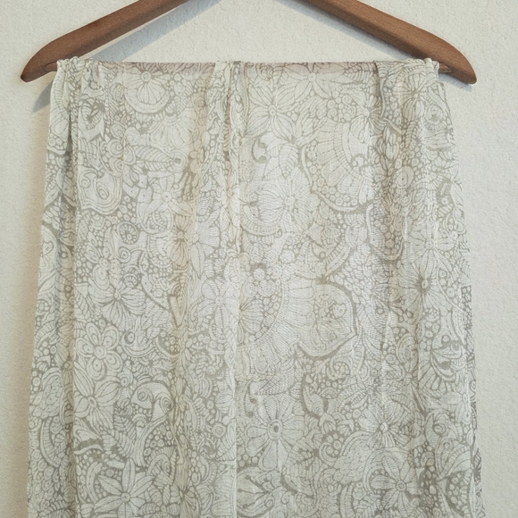 NWT VIVANTE by VSA Floral Scarf / Wrap Coastal Beach Resortwear Frayed Ends - Picture 10 of 11